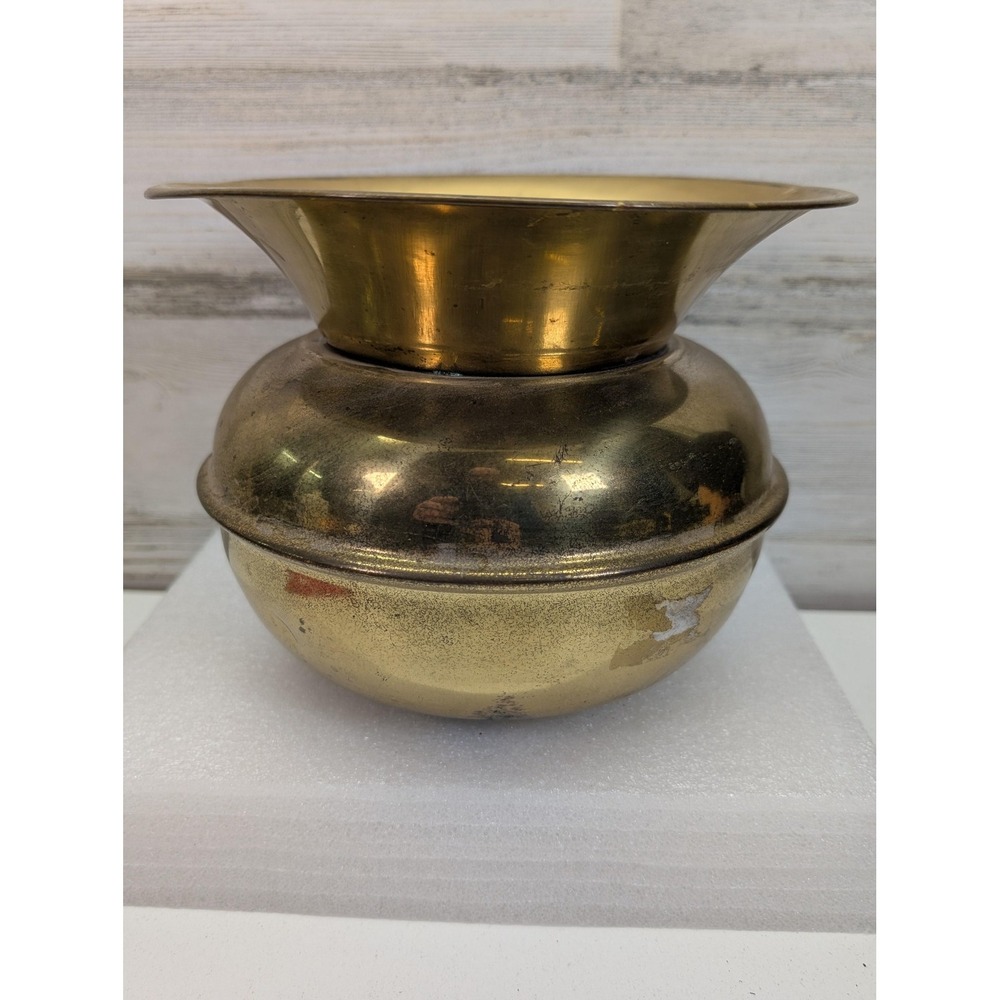 Vintage Brass Spittoon Cuspidor Made In England Round Decorative Bowl Vessel